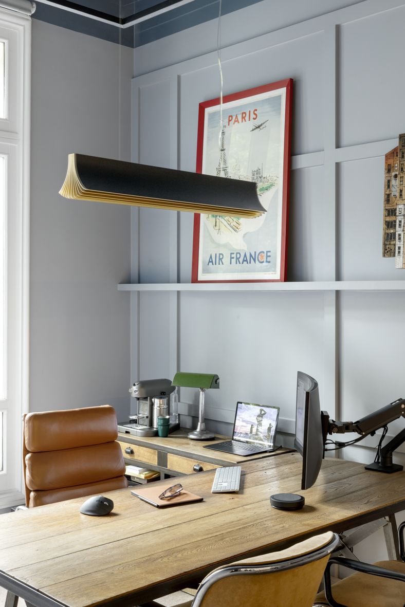 Bureau d’associé du projet Ternes avec suspension Respiro 900 noir et doré